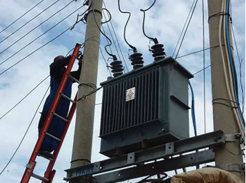 Figure 4.32 (b) roadside transformer